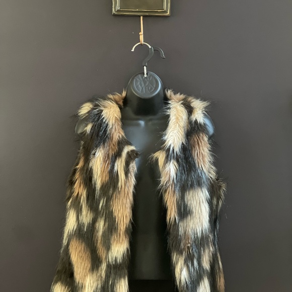 Y2K Faux Fur Vest in Black, Cream and Brown - Picture 2 of 5